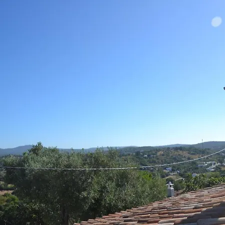 Casa Do Bairro - A Gema Escondida Da